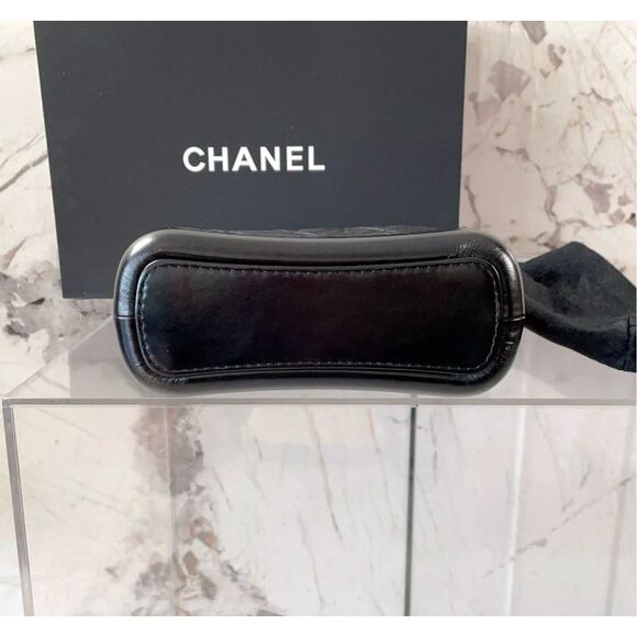 Chanel Women Pre-Loved Bag Very Good Condition - Picture 4 of 9